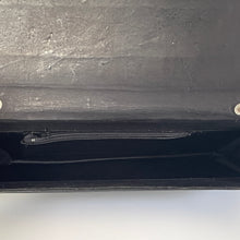 Load image into Gallery viewer, Vintage 70s Emerald Green Snakeskin Clutch Bag w/Shoulder Strap-Vintage Handbag, Exotic Skins-Brand Spanking Vintage